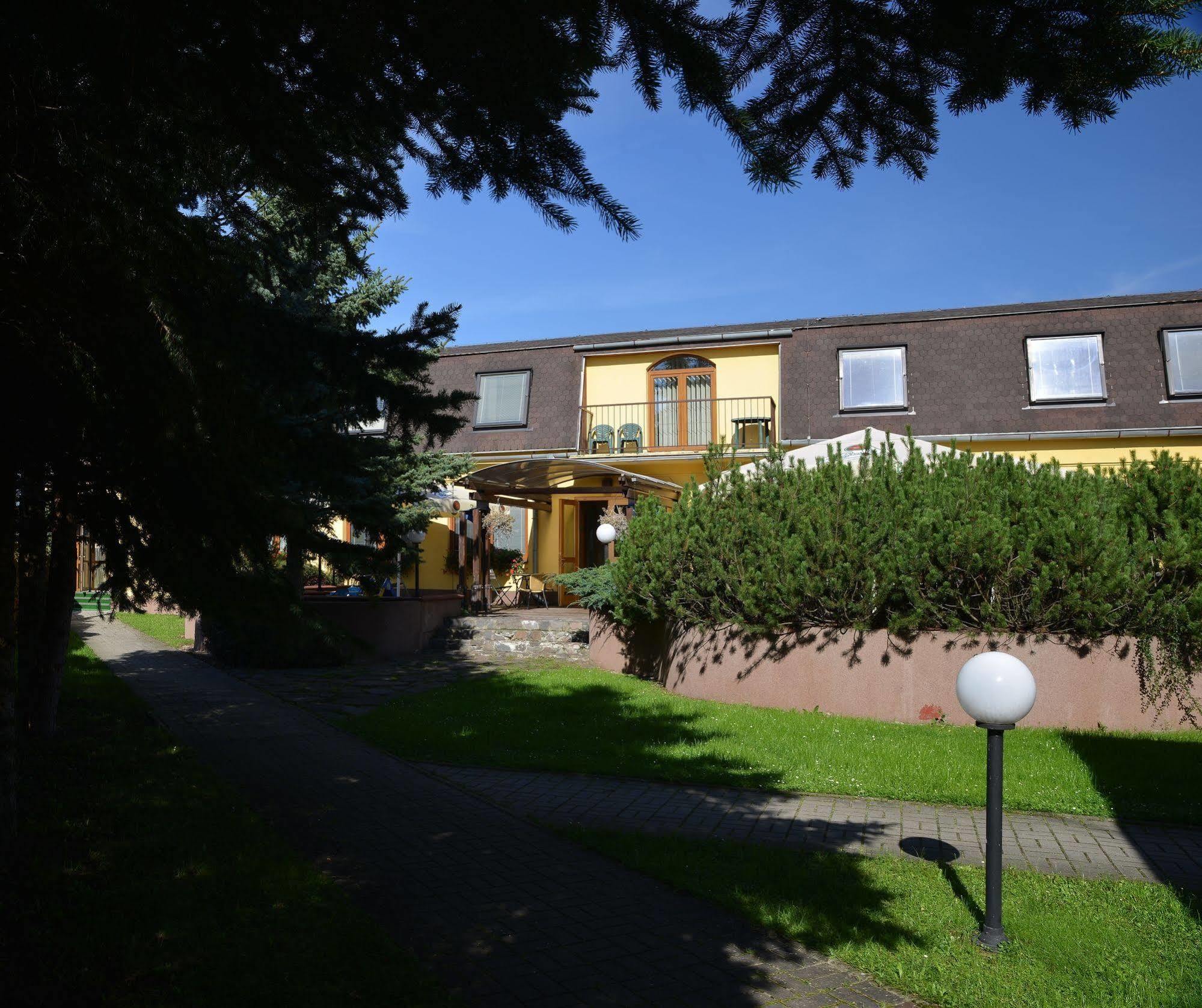 Penzion Agrothermal Bešeňová Exteriér fotografie